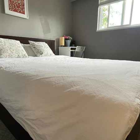 Private Room With Queen Bed In Richmond 202 Exteriér fotografie